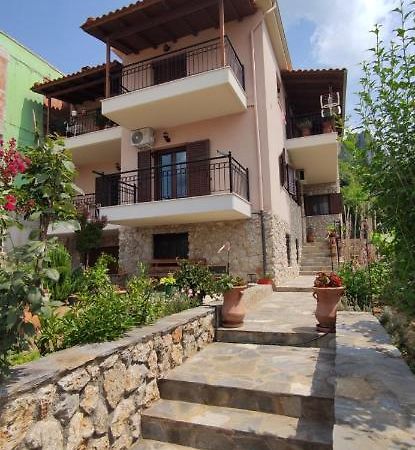 Panos Luxury Suites Каламбака Екстер'єр фото