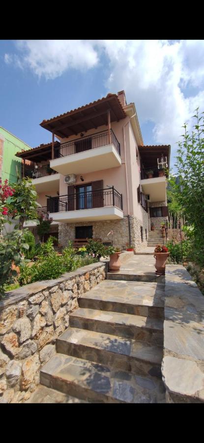 Panos Luxury Suites Каламбака Екстер'єр фото